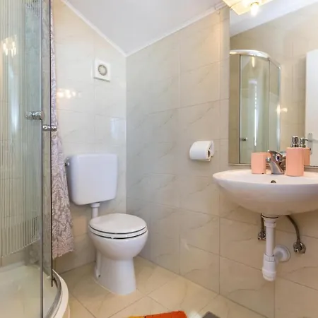 Holiday home Lovely In With Wifi Makarska